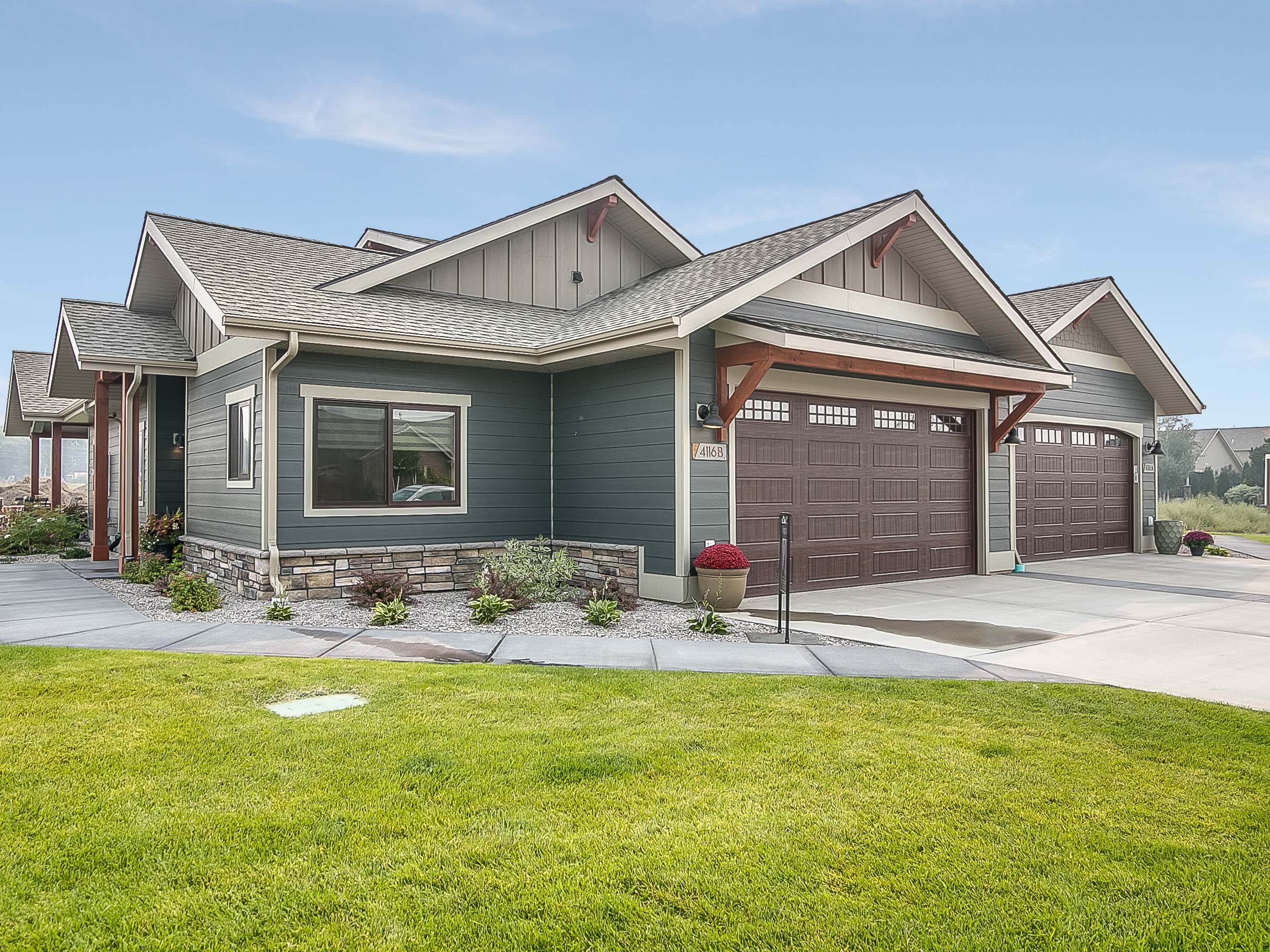 Find new construction or search for New Homes With 4 Plus Garage Spaces in Colorado