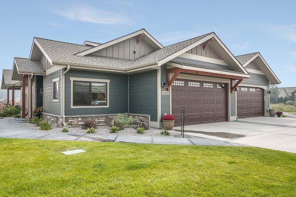 Find new construction or search for New Homes With 4 Plus Garage Spaces in Colorado